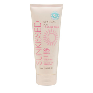 Sunkissed Gradual Tan 95% Natural Ingredients Light/Medium 200ml