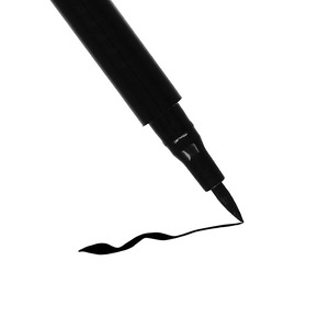 W7 Extra Fine A Super Precision Eyeliner Pen 0,7ml