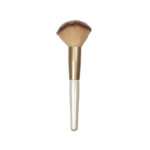 UpLac Blusher Brush Vi